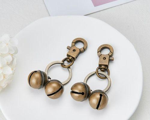 狗狗戴铃铛的重要作用（保护狗狗安全，提醒主人关怀）