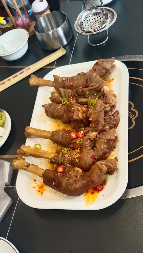 探究狗吃羊蹄的煮熟时间（了解羊蹄煮熟所需时间的关键因素）
